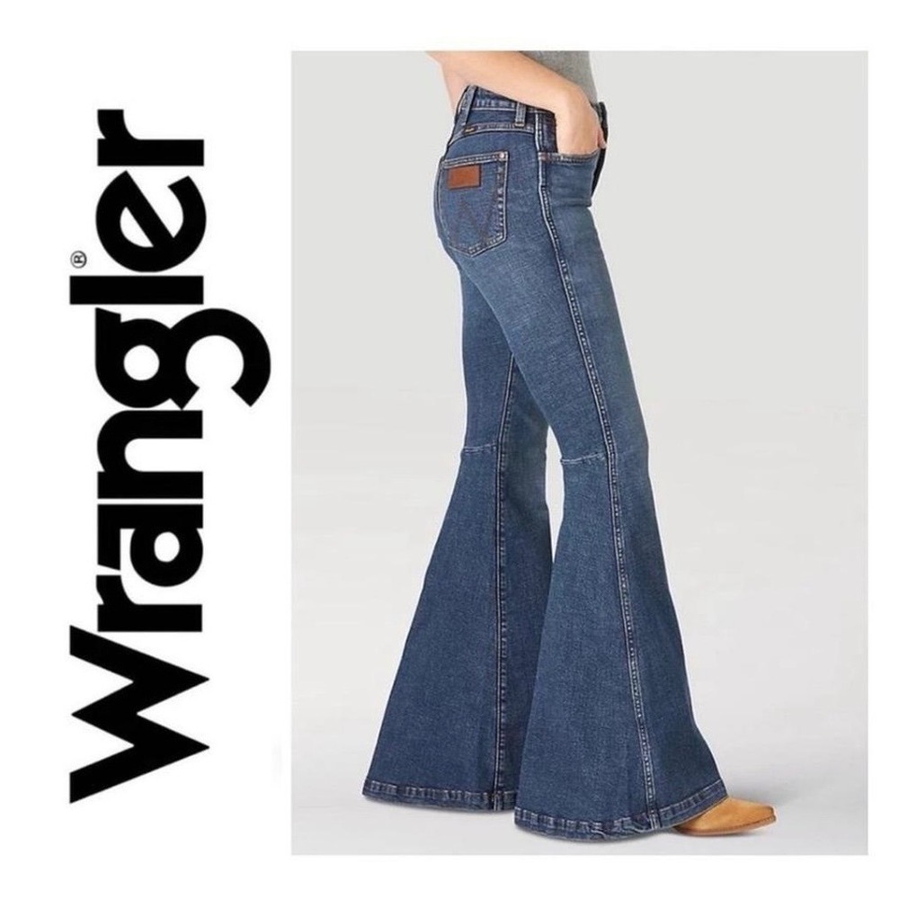 Wrangler Retro High Rise Flare Jeans Blue Medium Wash Womens 28x34